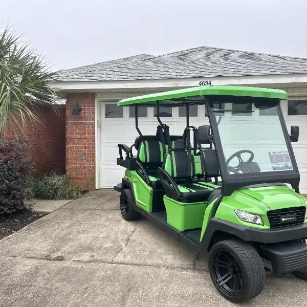 WINDSTARR DESTIN- Golf Cart Included, One level, Close to beach, Pet friendly、デスティンのホテル