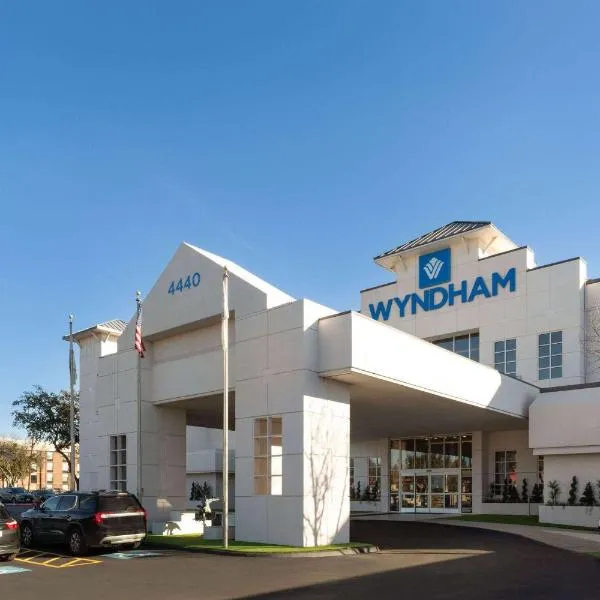 Wyndham DFW Airport, hotel in Irving