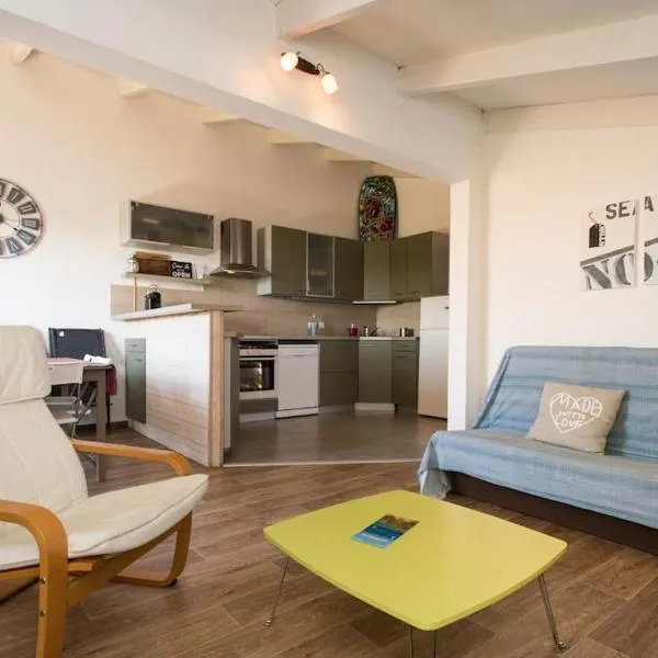 FLAT BEHIND THE DUNE IN SEIGNOSSE (5 km hossegor), hotel in Seignosse