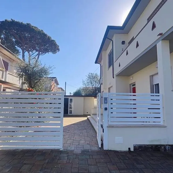 Casa Gio', hotel v destinaci Lido di Camaiore