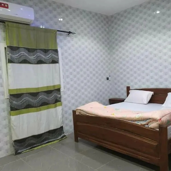 Villa Malya-Rez de chaussée Privé et indépendant avec deux chambres et jacuzzi dans une maison-, hotel v destinaci Saly Portudal