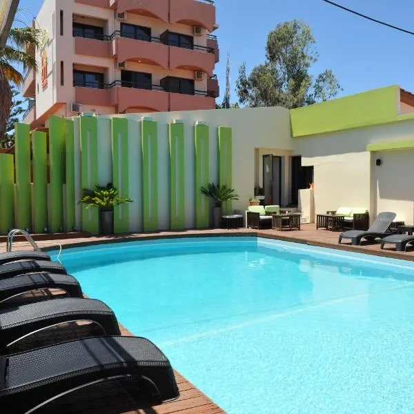 Heleni Beach Hotel: Ialyssos şehrinde bir otel