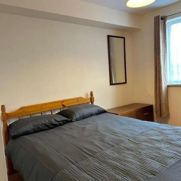 Specious 1 Bed Apartment free wifi and parking, hotel din Goodmayes