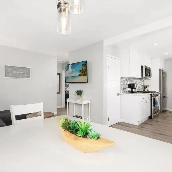 Balboa Paradise - Renovated Coastal Haven, hotel v destinaci Newport Beach