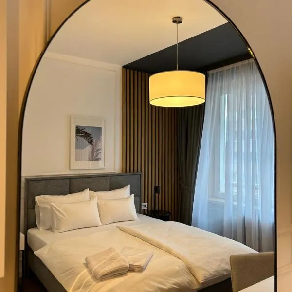RED RIDING HOOD, hotel in Belgrade