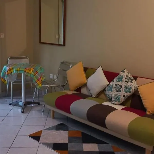 Appartement cosy avec chambre, hotel v destinaci Marigot