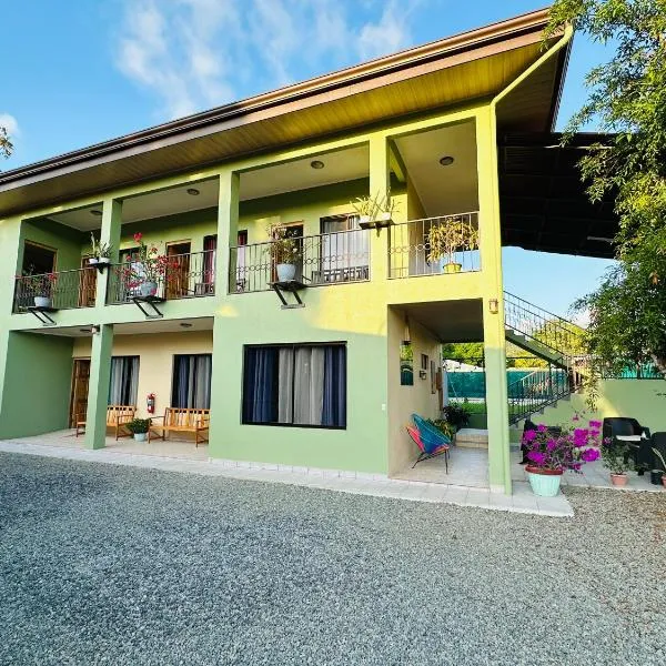 Hotel La Fiore de Bahia, hotel v destinaci Uvita