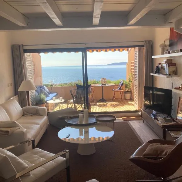 Appartement vue mer, accès privé plage, piscine, hotell i Sainte-Maxime
