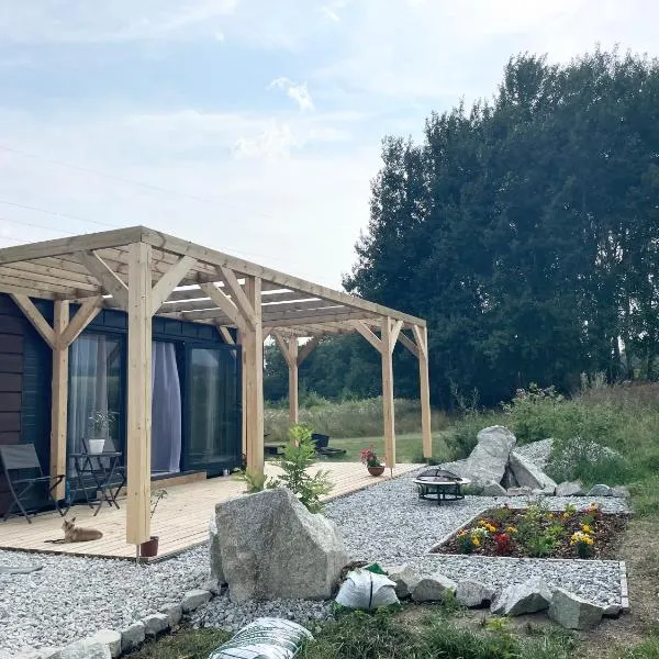 Tiny House with Mountain Views, hotel in Turany