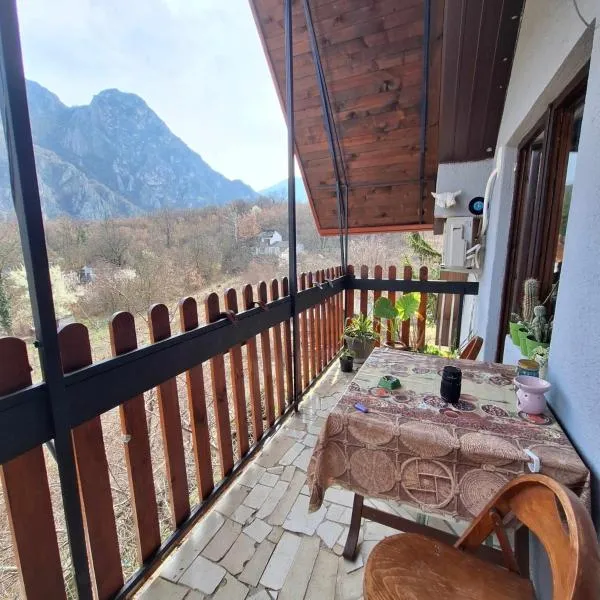 Canyon Matka Nature Apartments with a terrace, hotel in Matka
