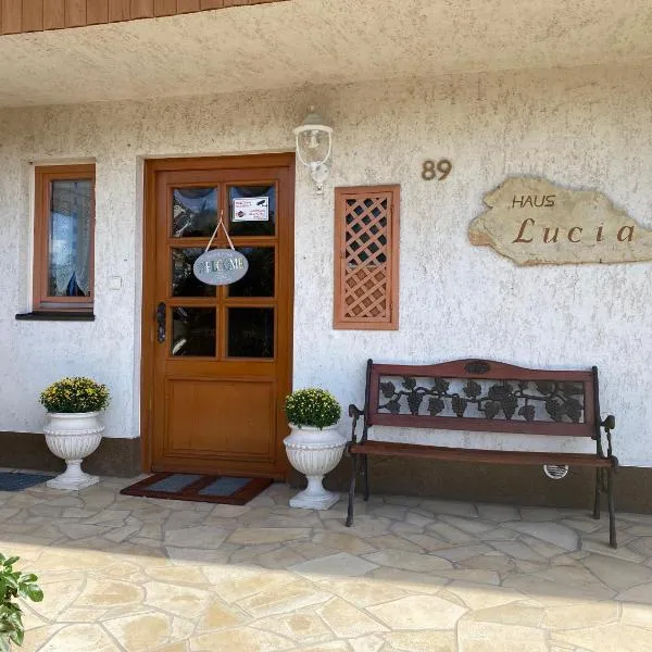 Haus Lucia: Szarvaskő şehrinde bir otel
