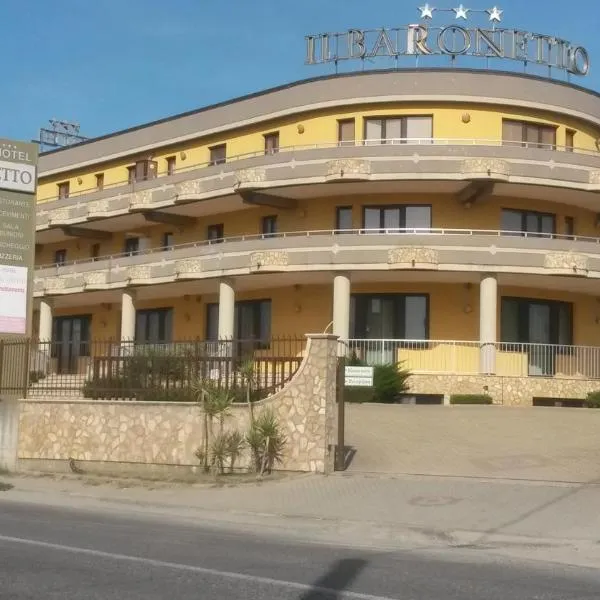 Hotel Il Baronetto, hotell i Roggiano Gravina