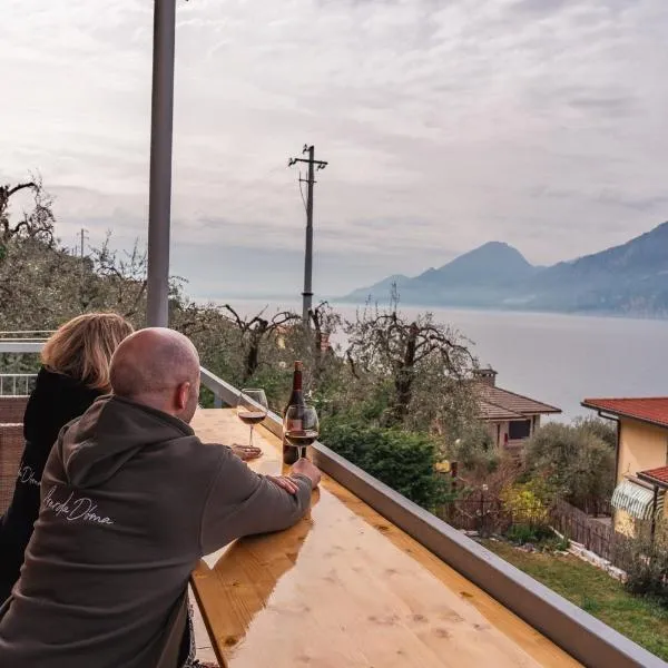 Villa Bianca by GardaDoma, hotel v destinaci Brenzone sul Garda