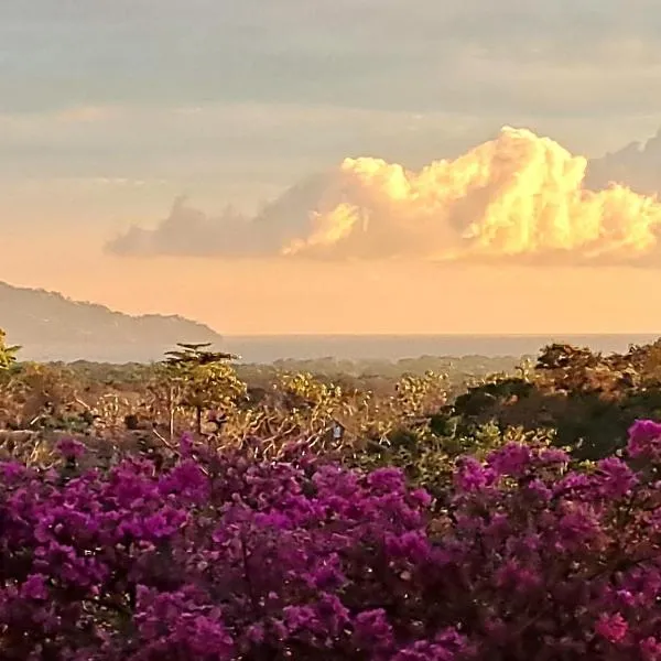Tucanes Ridge Bed and Breakfast, hotel v destinaci Tárcoles