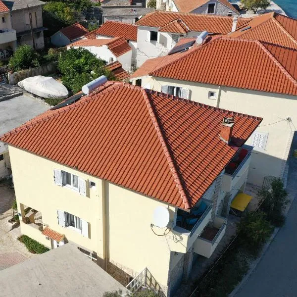 Apartments Tiho II, hotel v Vinišću