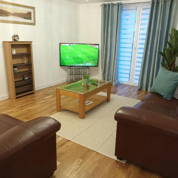 Spacious Elegant 2-BR Apartment in Aberdeen City Centre, hotel v destinaci Aberdeen