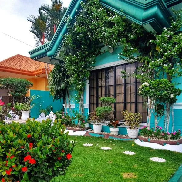 Affordable Spacious Bedroom & Bathroom near DVO Airport, hotel v destinaci Davao