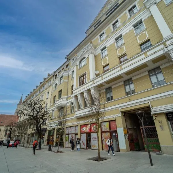 Historic Palace in main square-Unirii Plazza, hotel v destinaci Kluž