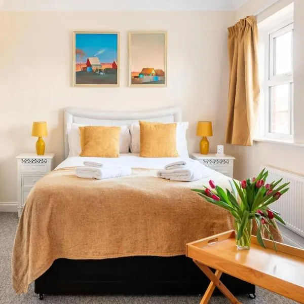 Spacious 4-bedroom townhouse in the city center with free parking, hotel in Oxford
