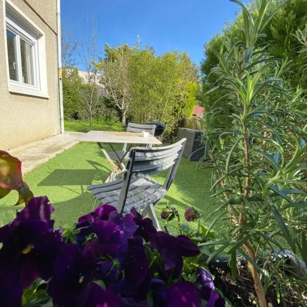 Studio Occitanie 20 m2 tout équipé avec jardin, hotel en Muret