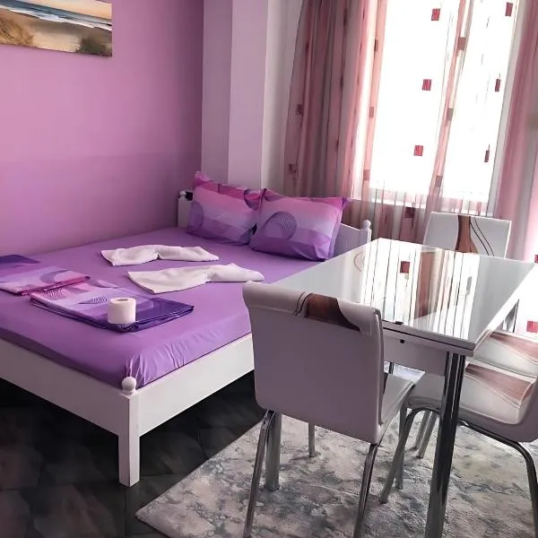 Guesthouse Flora, hotel em Fazanovo