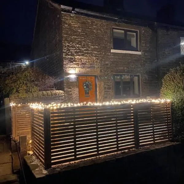 Pretty little cottage in the peaks, hotel v destinaci Hadfield