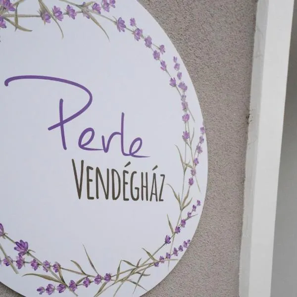 Perle Vendégház – hotel w mieście Kesztölc