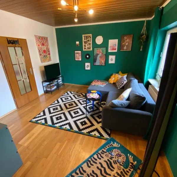 Schöne zentrale 2 Zimmer Wohnung, hotel v destinaci Bodenheim