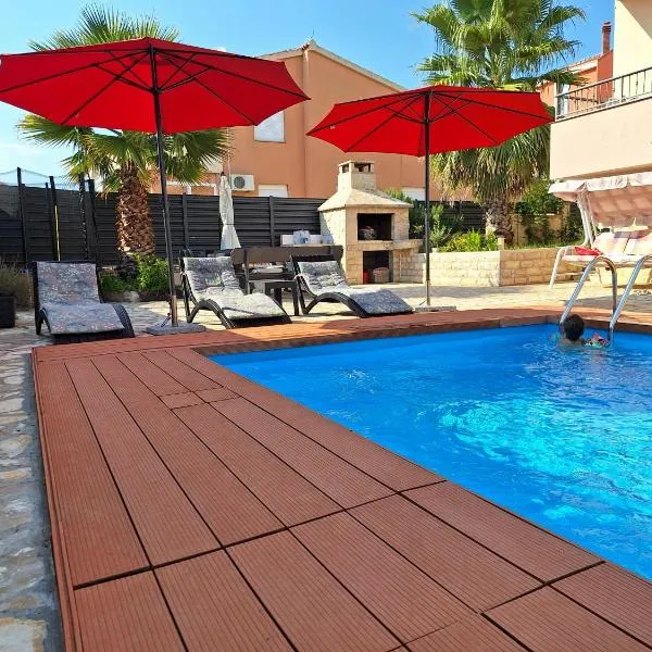 Apartment Maja with private pool, hotel em Sveti Petar