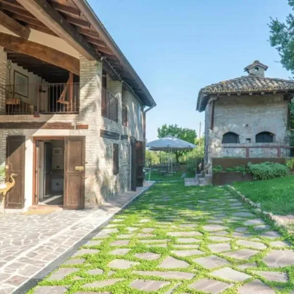 Casale Gambini, hotel Quattro Castellában