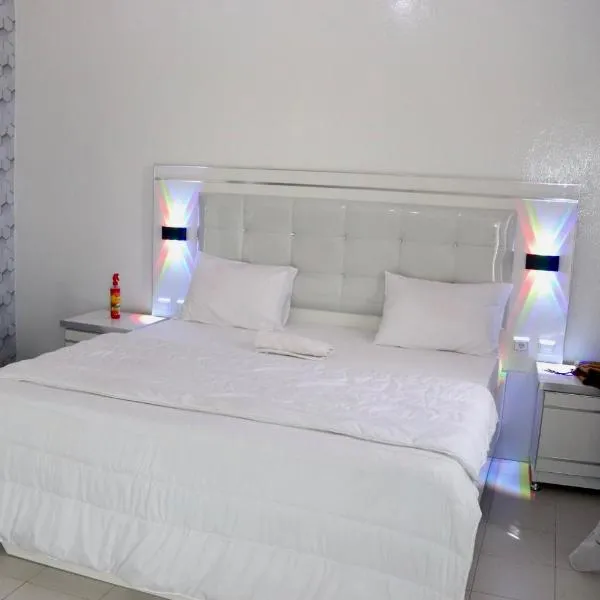 Bel appartement F2 Thies, hotel v destinaci Thiès