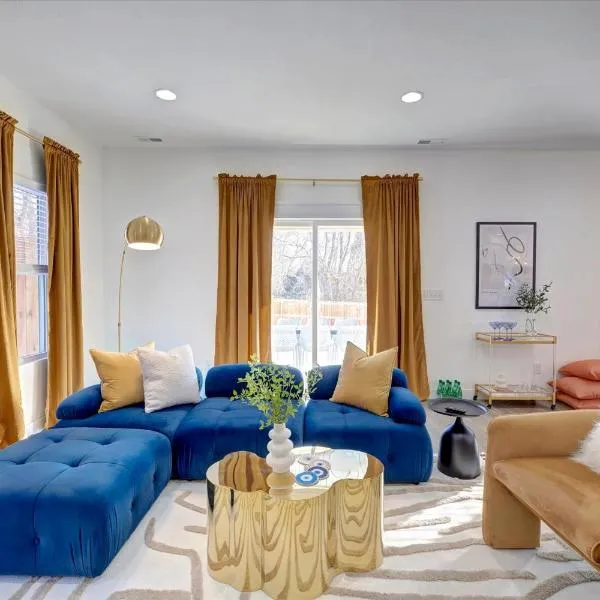 Cozy Oasis Home IU 9min l Downtown 8min l 4beds l 2 1l2 bath, hotel in Bloomington