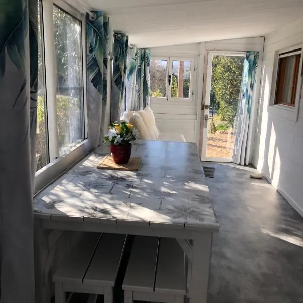BUNGALOW 60 M2, hotel di Roquebrune-sur Argens