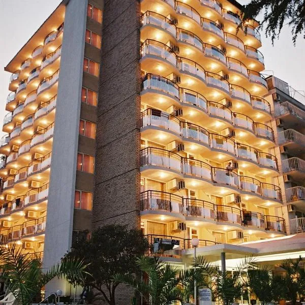 Hotel Yantra, отель в городе Солнечный Берег