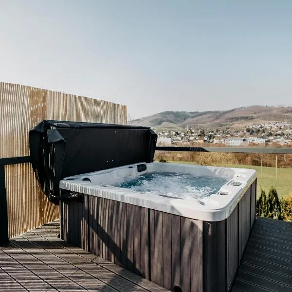 Traumwohnung mit Sauna, Whirlpool & wunderschöner Aussicht, hotel in Plettenberg