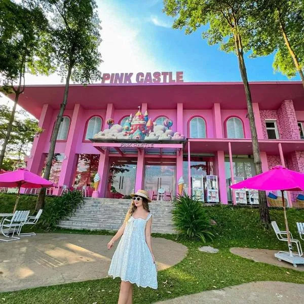 FLAMIGO ĐẠI LẢI RESORT - Villa View Hồ, hotel v destinaci Ngọc Quang