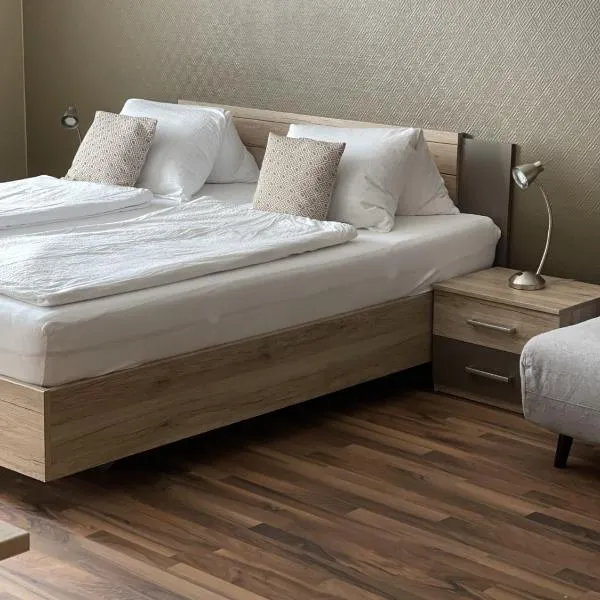 Gästehaus Auer Fritzi, hotel v destinaci Jois
