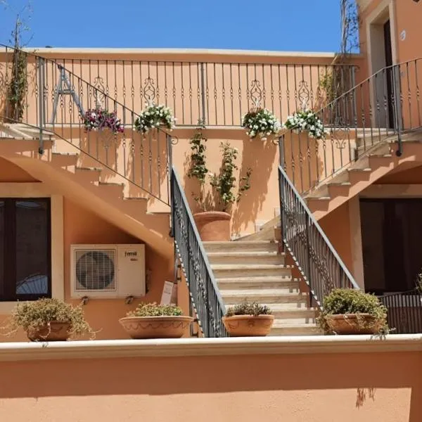 마리티마에 위치한 호텔 Corte dei Fiori Acquaviva Apartments