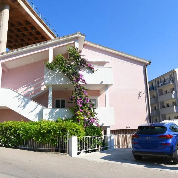 Apartments Vodanović, hotel v Podgore