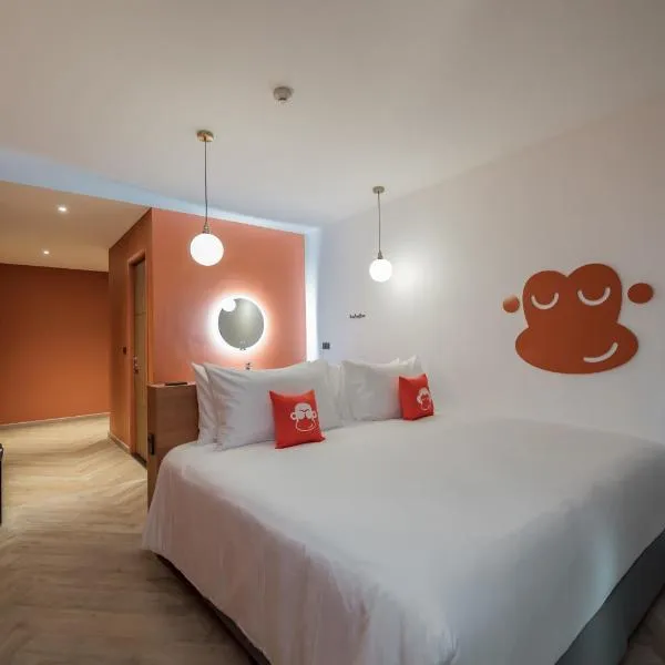 Blu Monkey Hub and Hotel Bangsaen, hotel en Bangsaen Sai 1
