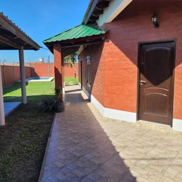 Casa Quinta con Pileta, hotel v destinaci Presidencia Roque Sáenz Pena