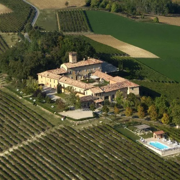 Relais Castello di Razzano, hotel Alfiano Nattában