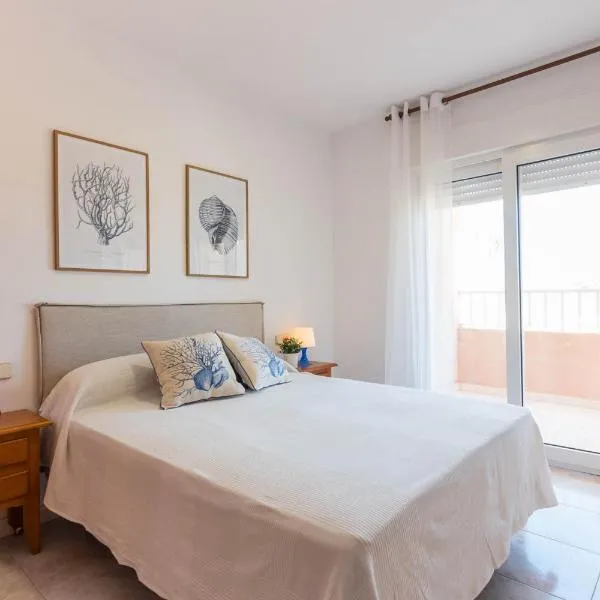 URBANIZACIÓN COPACABANA - La Manga del Mar Menor KM2 - Vistas a Mediterráneo Dormitorio doble y sofá-cama, hotel v destinaci La Manga del Mar Menor