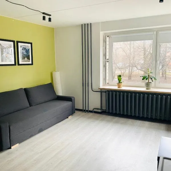 Modern & Cozy Gem - Spacious Central Retreat with private entrance, hotel v destinaci Vilnius