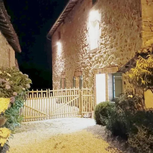 Gite 3 chambres, 2 à 10 pers et jardin clôturé, hotel v destinaci Oradour-sur-Glane