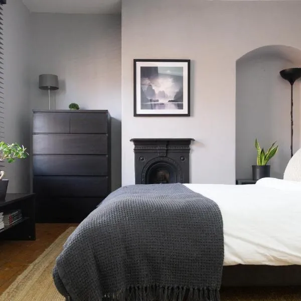 Townhouse in trendy suburb of Hoole, hotel v destinaci Chester