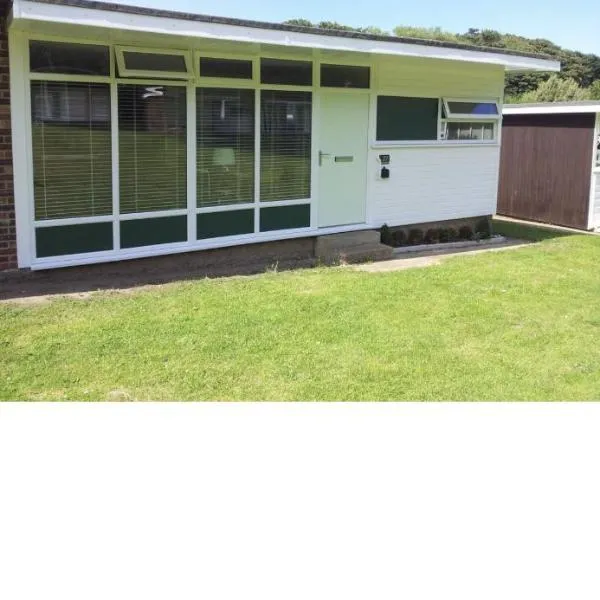 Chalet 77, Kings Chalet park,Cromer,North Norfolk., hotel i Cromer