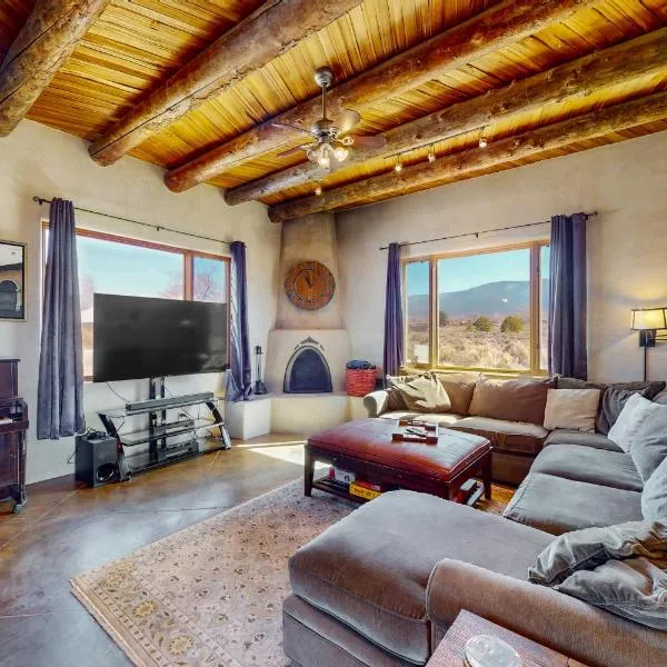 Pow Days Taos, hotel in Taos