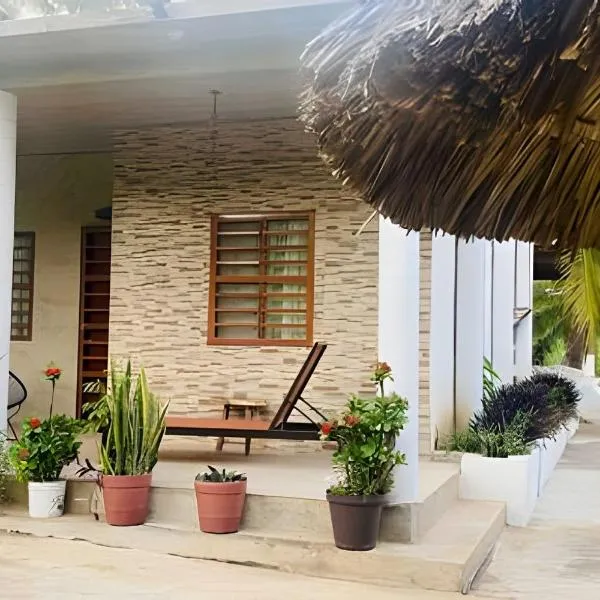Casa Las Palmas Playa La Saladita, hotel v destinaci Zihuatanejo