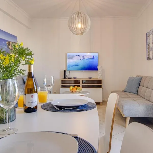 Old Town 2BR 50m Ocean w/ AC Wi-Fi Parking Terrace – hotel w Albufeirze